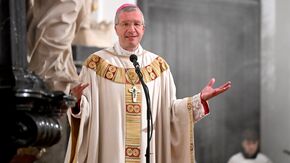 Bischof Dr. Michael Gerber rief zum Jahresabschluss im Fuldaer Dom dazu auf, Verantwortung über den eigenen Kreis hinaus zu übernehmen und Gemeinwohl sowie Menschenrechte zum Maßstab zu machen. Foto: Bistum Fulda / Marzena Seidel