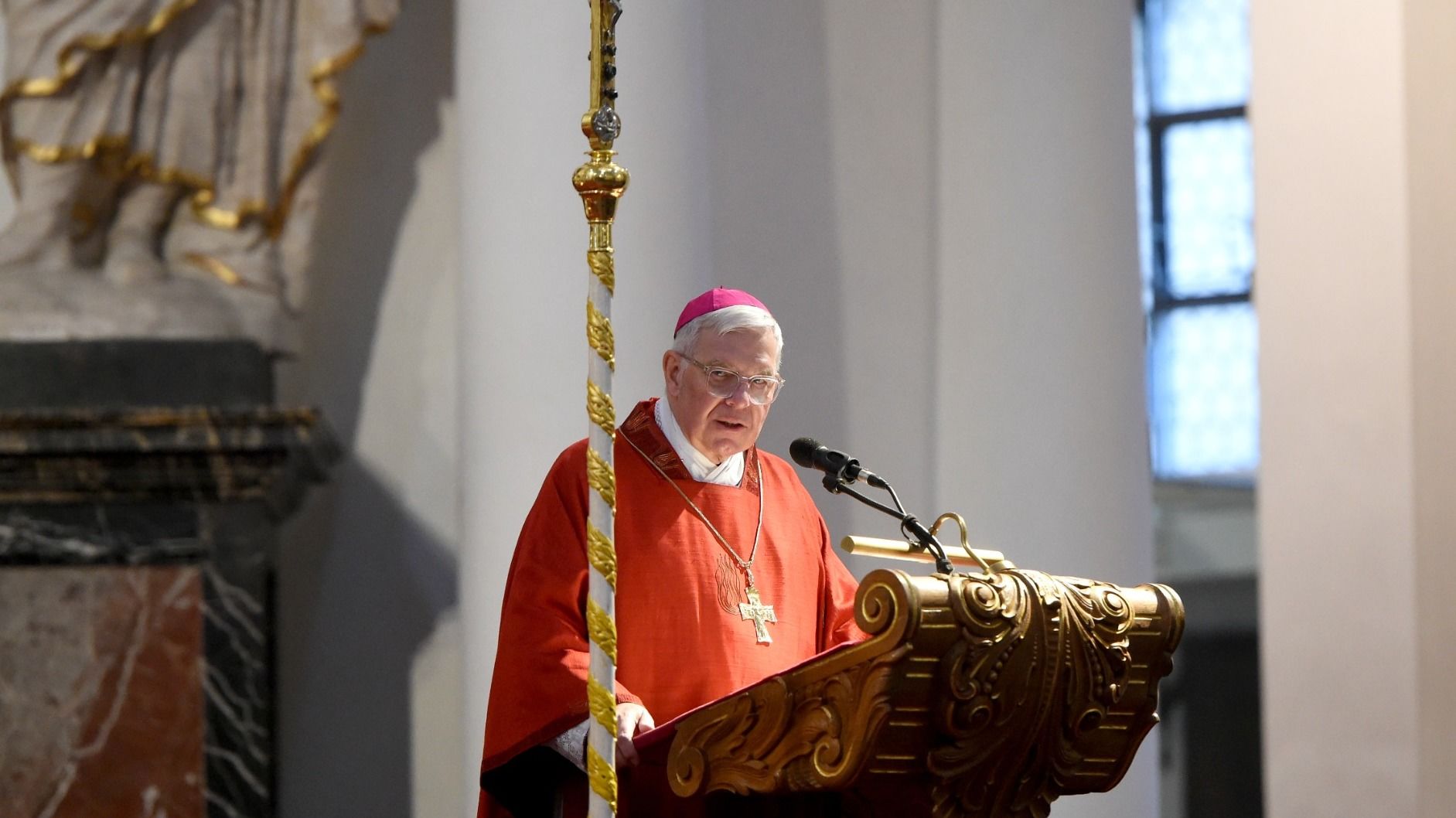 Weihbischof und Domdechant Prof. Dr. Karlheinz Diez predigte am Gedenktag des Heiligen Stephanus im Fuldaer Dom über die Bedeutung von Versöhnung und des Bekenntnisses zu Christus. Alle Bilder: Bistum Fulda / Marzena Seidel