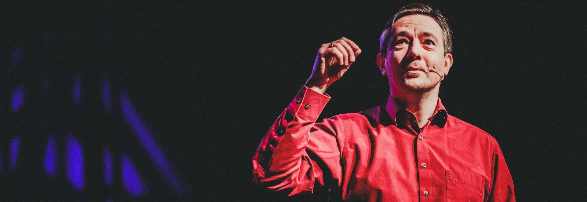 Der Schauspieler Tom Gerritz wird den Improtheater-Workshop leiten. Dieser findet am 21. September ab 10 Uhr statt, veranstaltet von der Citypastoral Marburg.